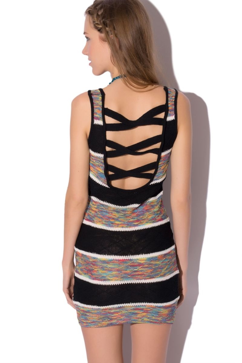 Vestido ajustado rayas espalda tiras cruzadas